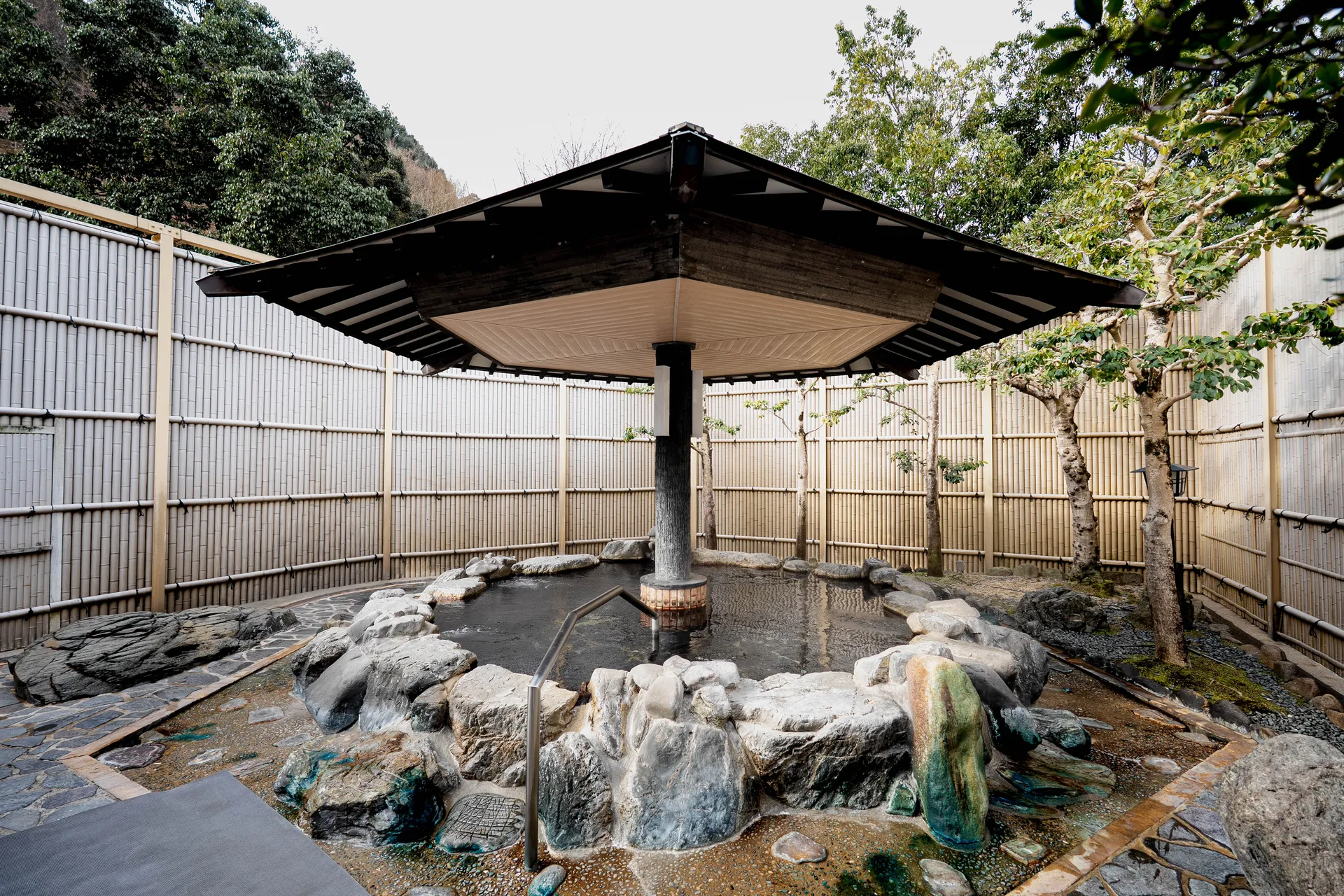 Außenbad im Mito Onsen